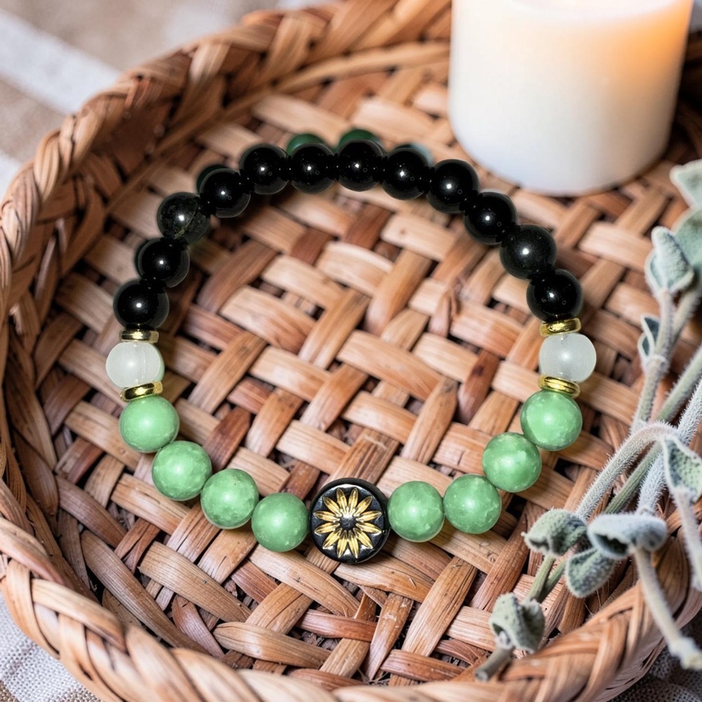 8mm 🔥 Onyx and Jade bracelet 🖤💚